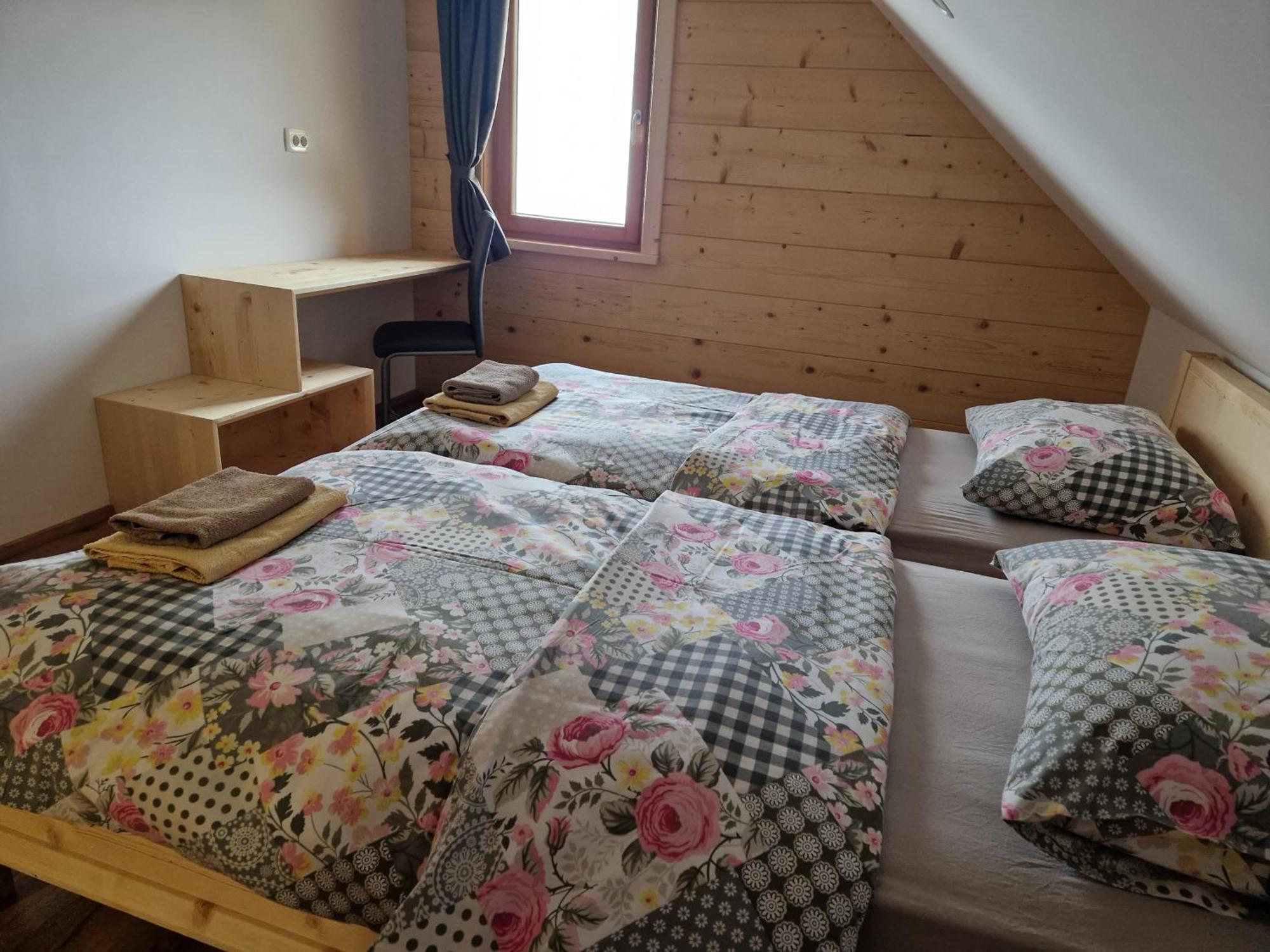Guest House Pr Ambruzarju & Apartments Cerklje na Gorenjskem Room photo