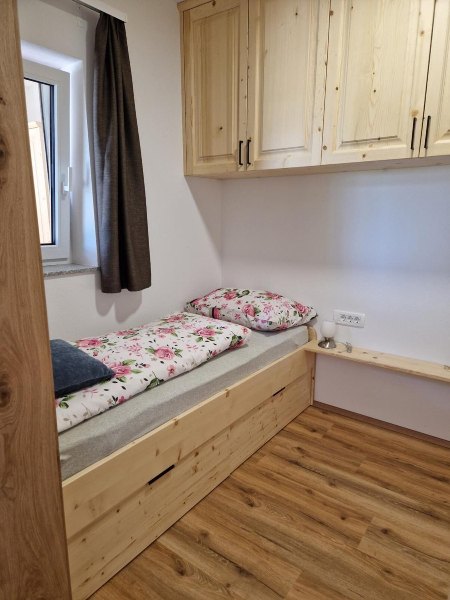 Guest House Pr Ambruzarju & Apartments Cerklje na Gorenjskem Room photo