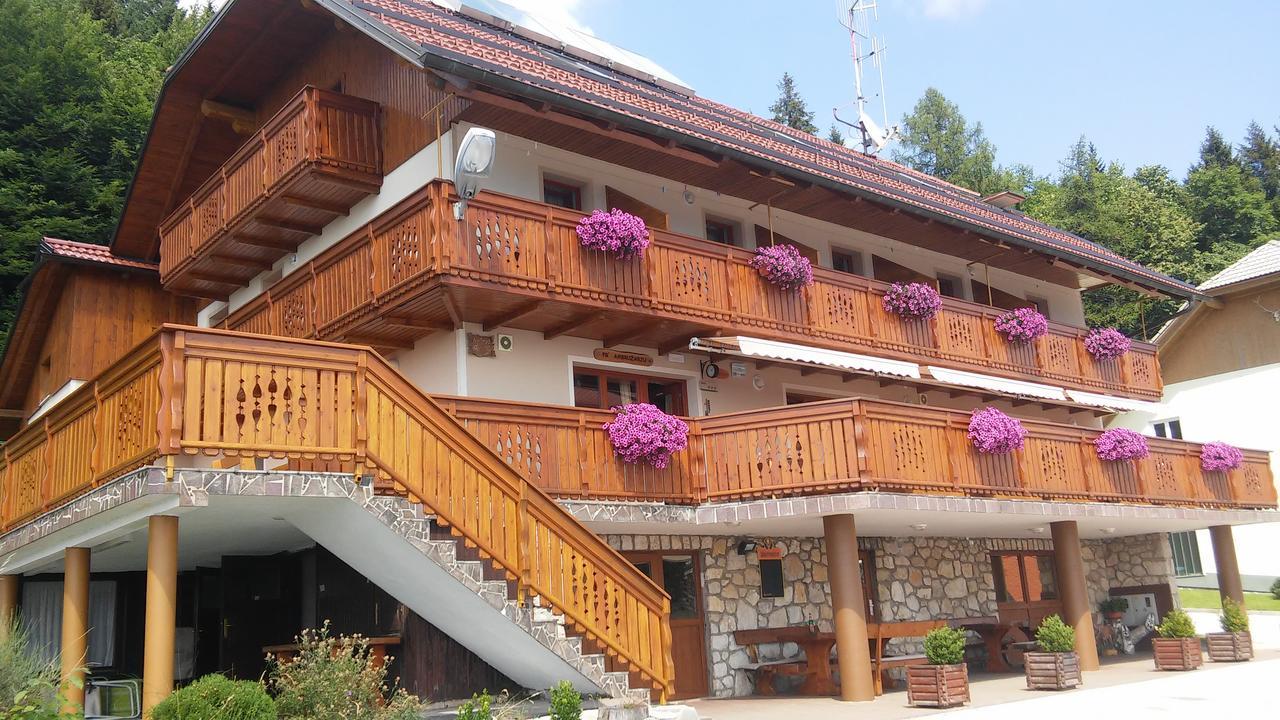 Guest House Pr Ambruzarju & Apartments Cerklje na Gorenjskem Exterior photo